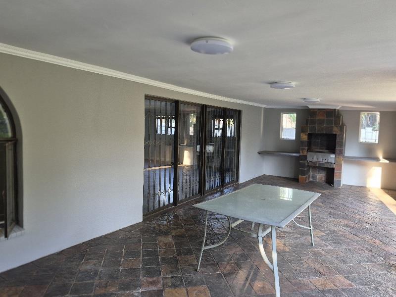 3 Bedroom Property for Sale in Garsfontein Gauteng