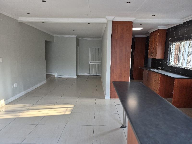 3 Bedroom Property for Sale in Garsfontein Gauteng