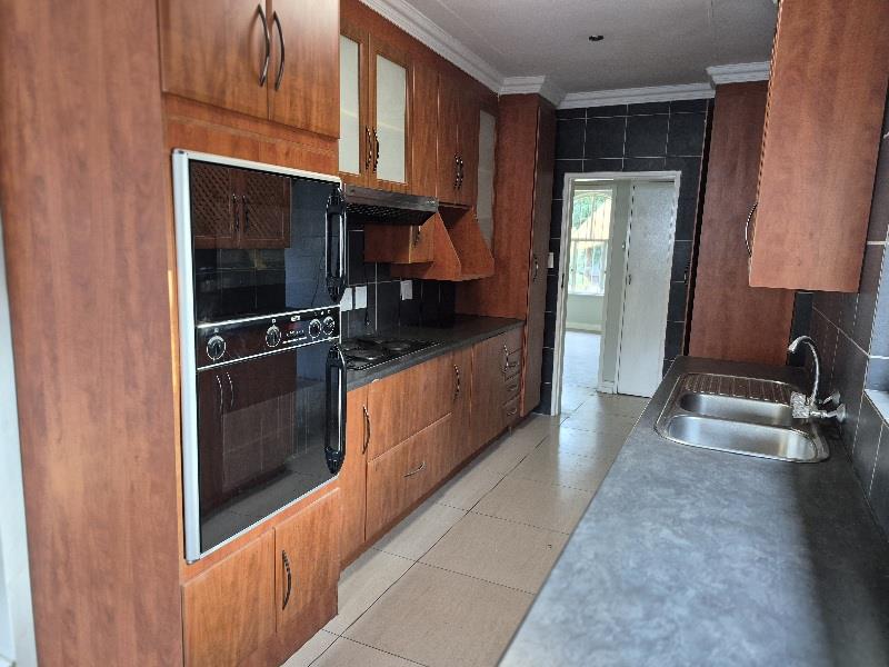 3 Bedroom Property for Sale in Garsfontein Gauteng