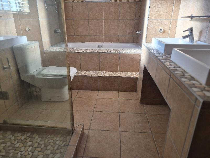 3 Bedroom Property for Sale in Garsfontein Gauteng