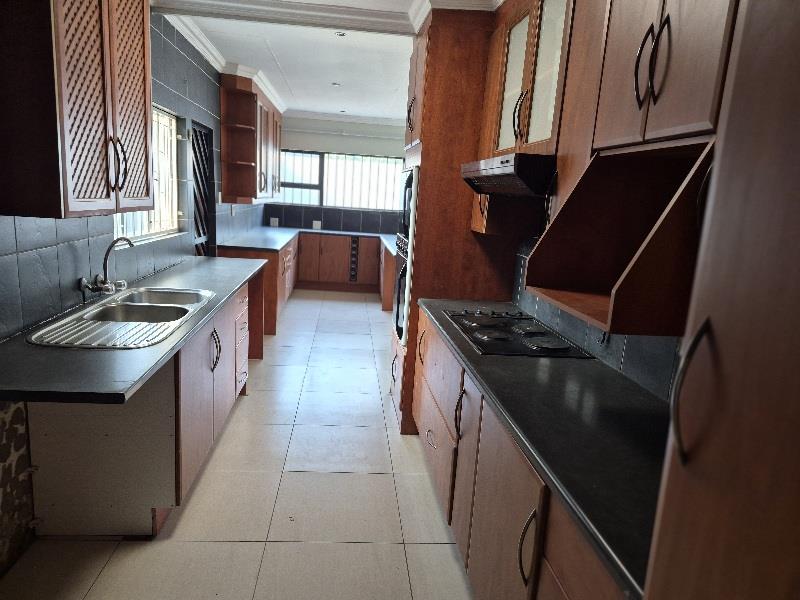 3 Bedroom Property for Sale in Garsfontein Gauteng
