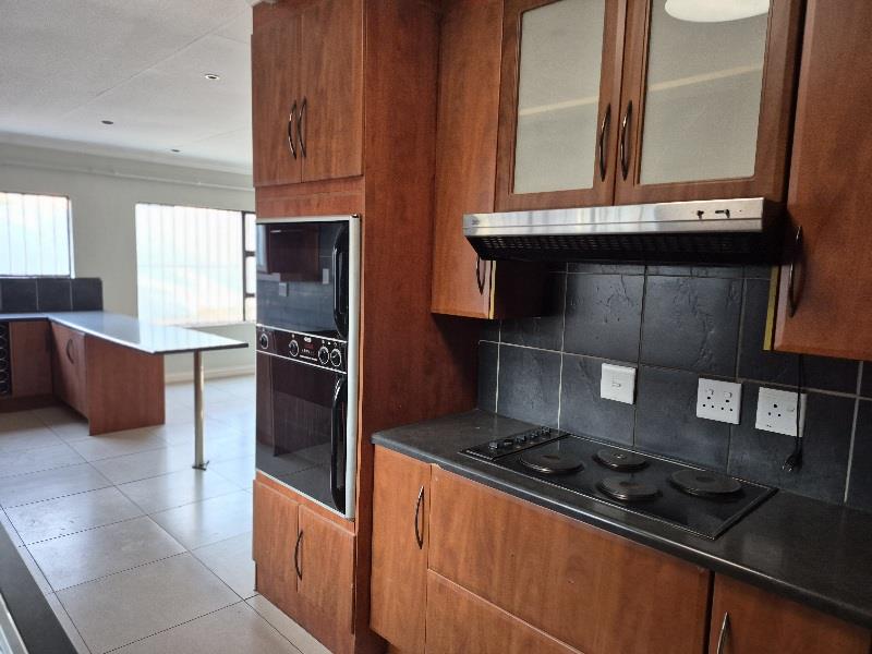 3 Bedroom Property for Sale in Garsfontein Gauteng