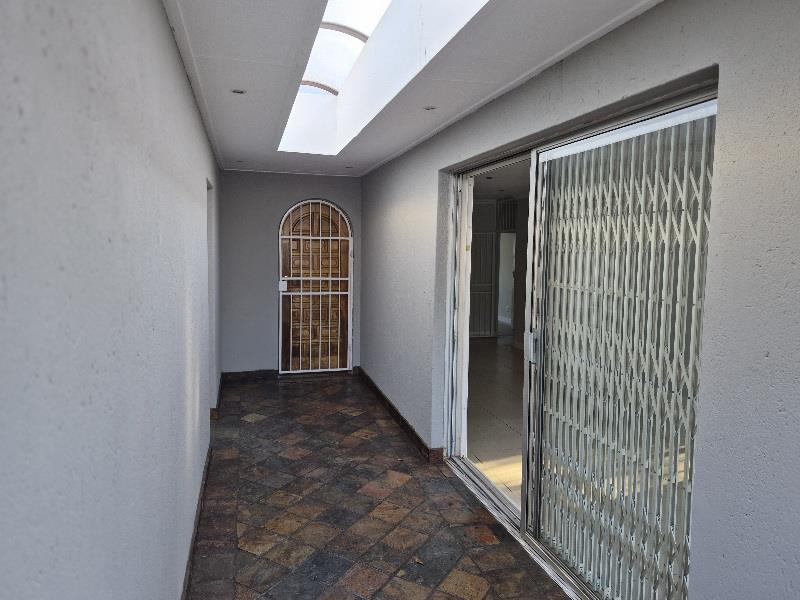 3 Bedroom Property for Sale in Garsfontein Gauteng