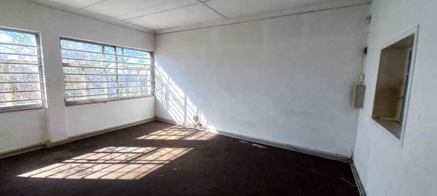 To Let Commercial Property for Rent in Benrose Gauteng