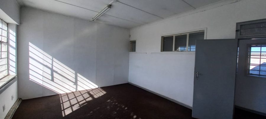 To Let Commercial Property for Rent in Benrose Gauteng
