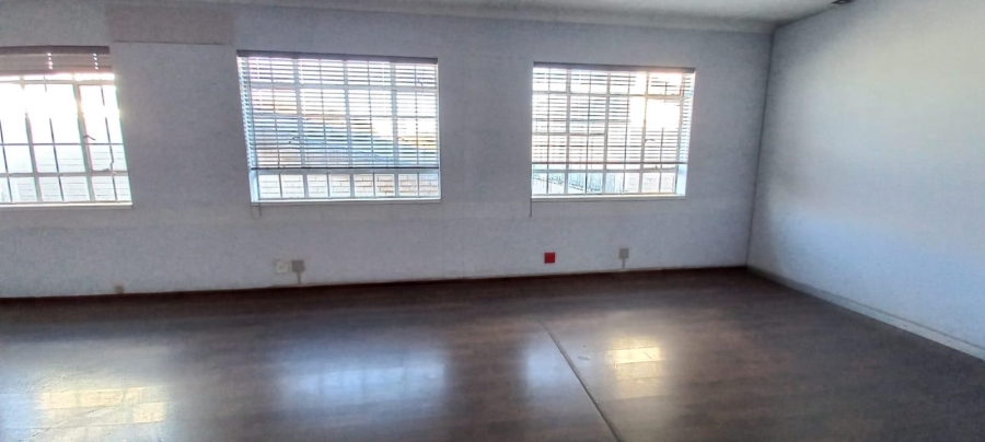 To Let Commercial Property for Rent in Benrose Gauteng