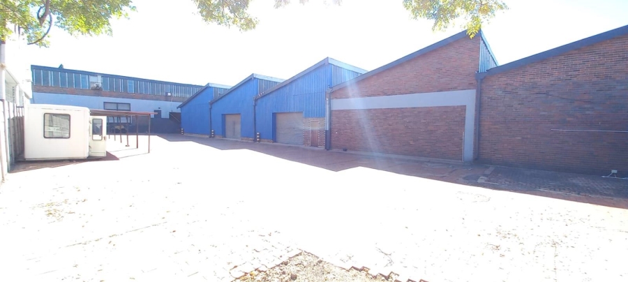 To Let Commercial Property for Rent in Benrose Gauteng