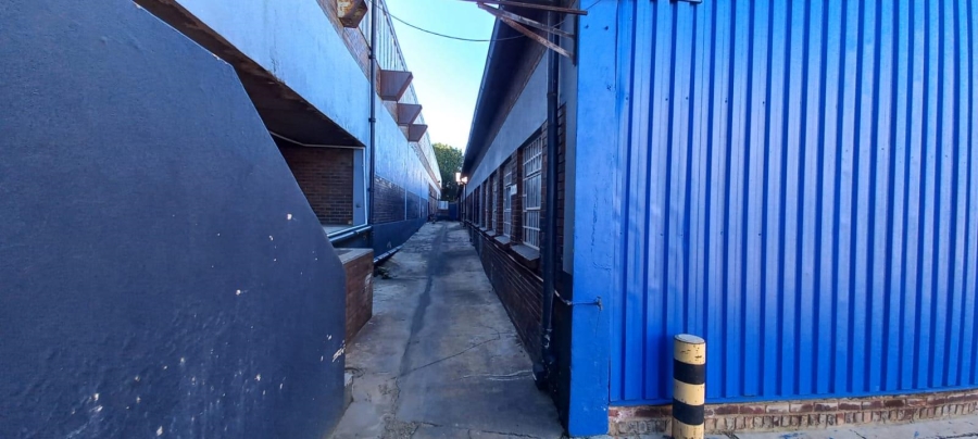 To Let Commercial Property for Rent in Benrose Gauteng