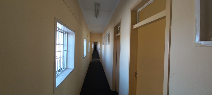 To Let Commercial Property for Rent in Benrose Gauteng