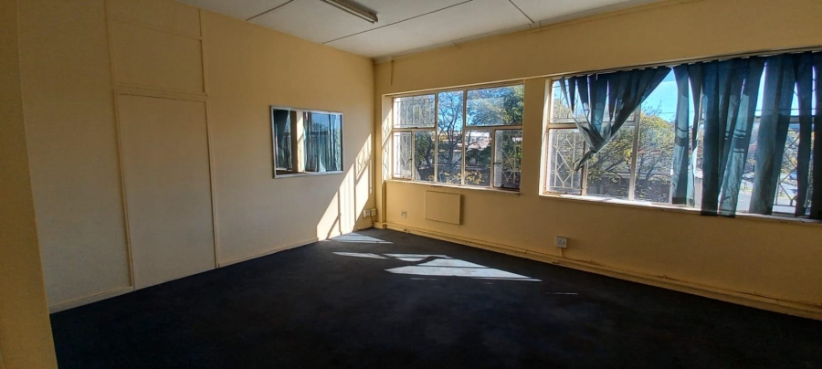 To Let Commercial Property for Rent in Benrose Gauteng