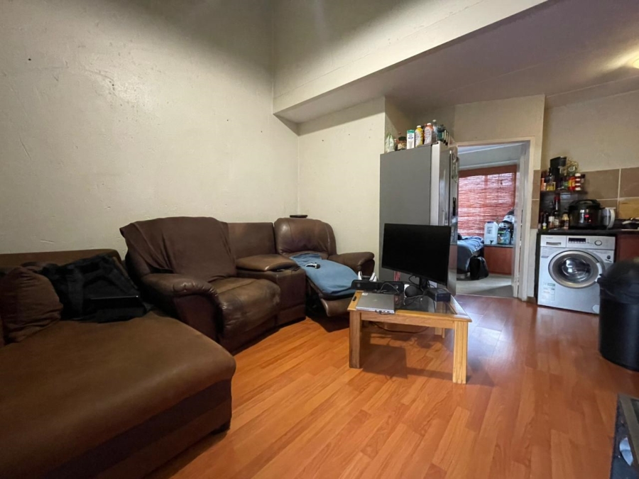 2 Bedroom Property for Sale in Rooihuiskraal North Gauteng
