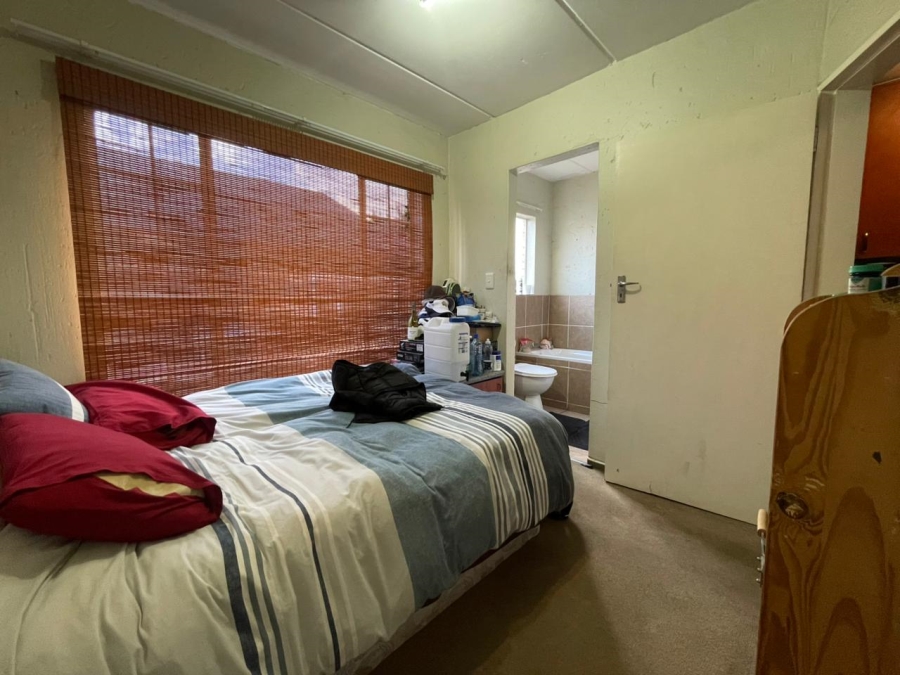 2 Bedroom Property for Sale in Rooihuiskraal North Gauteng