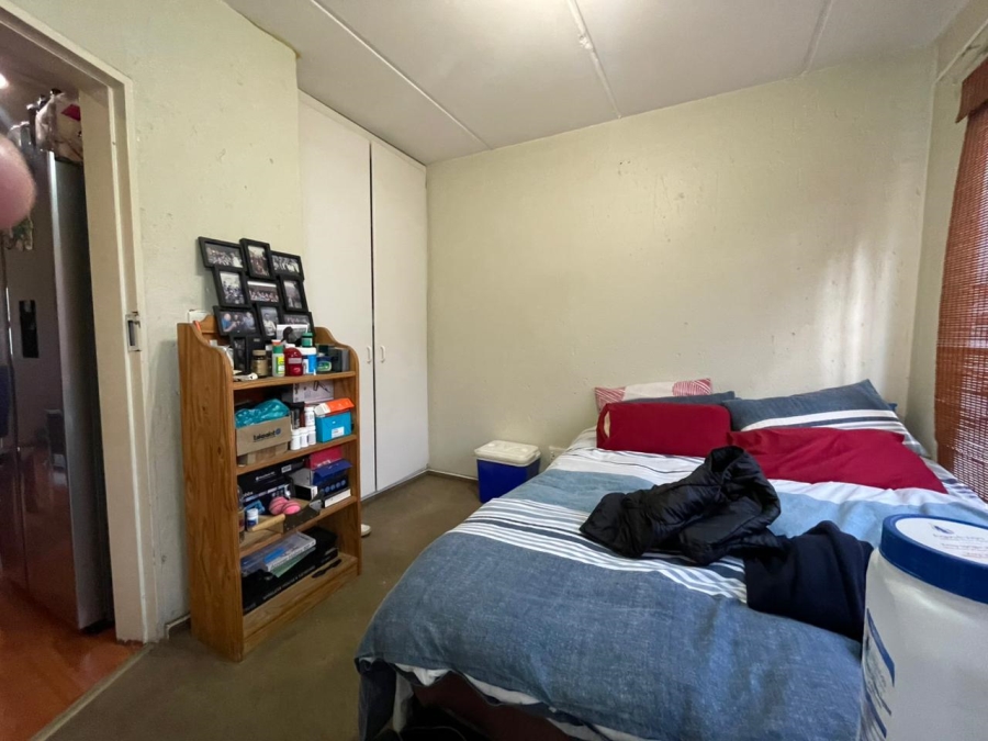 2 Bedroom Property for Sale in Rooihuiskraal North Gauteng
