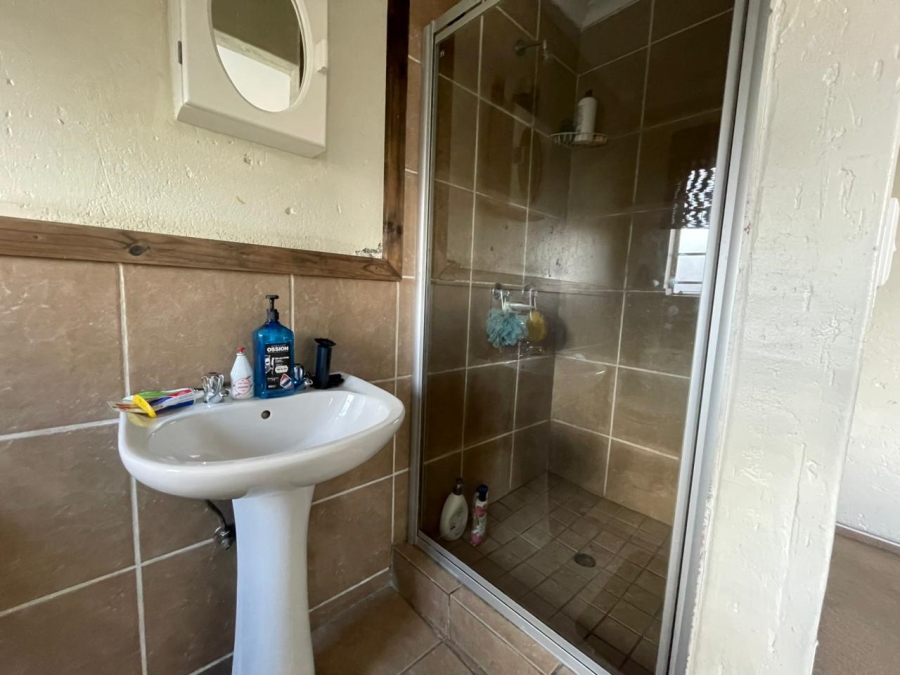 2 Bedroom Property for Sale in Rooihuiskraal North Gauteng