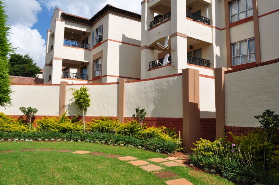 To Let 2 Bedroom Property for Rent in Faerie Glen Gauteng