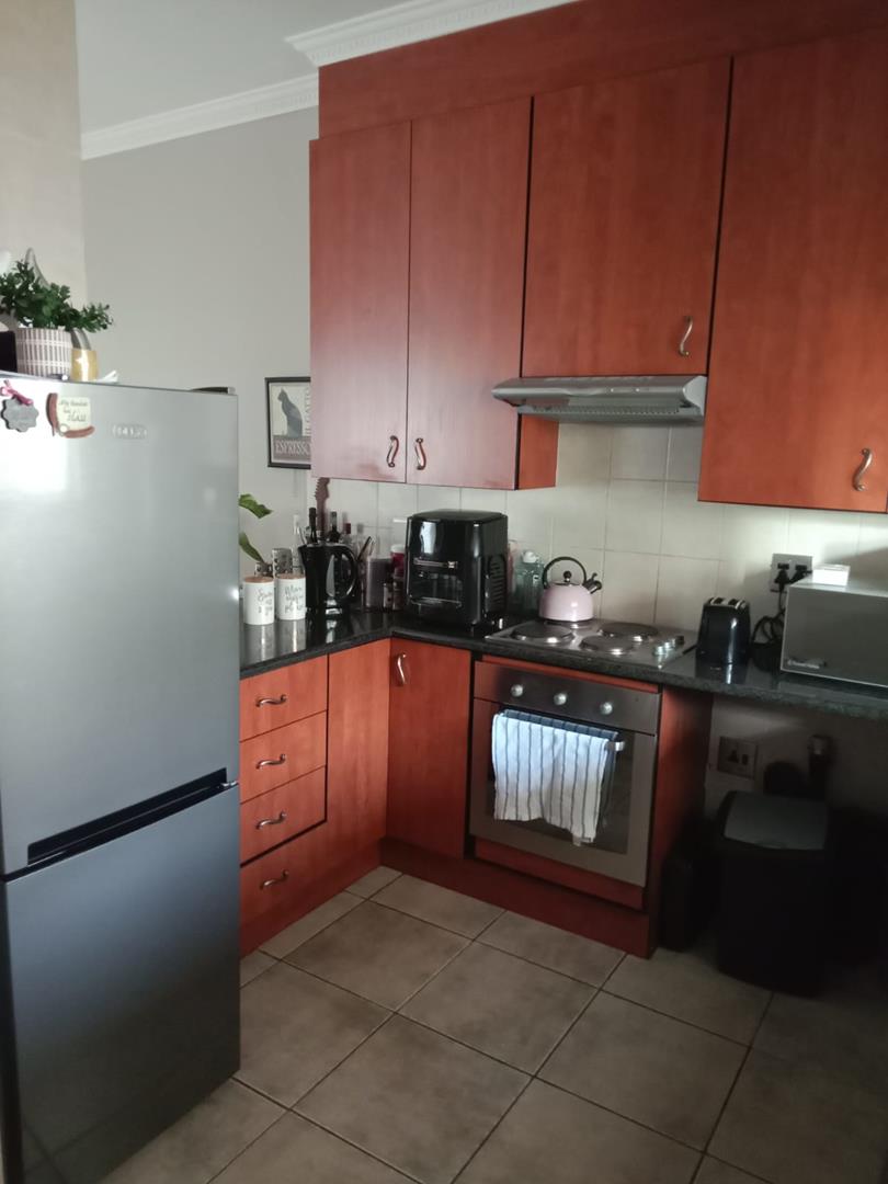To Let 2 Bedroom Property for Rent in Faerie Glen Gauteng