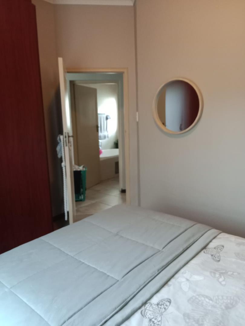 To Let 2 Bedroom Property for Rent in Faerie Glen Gauteng