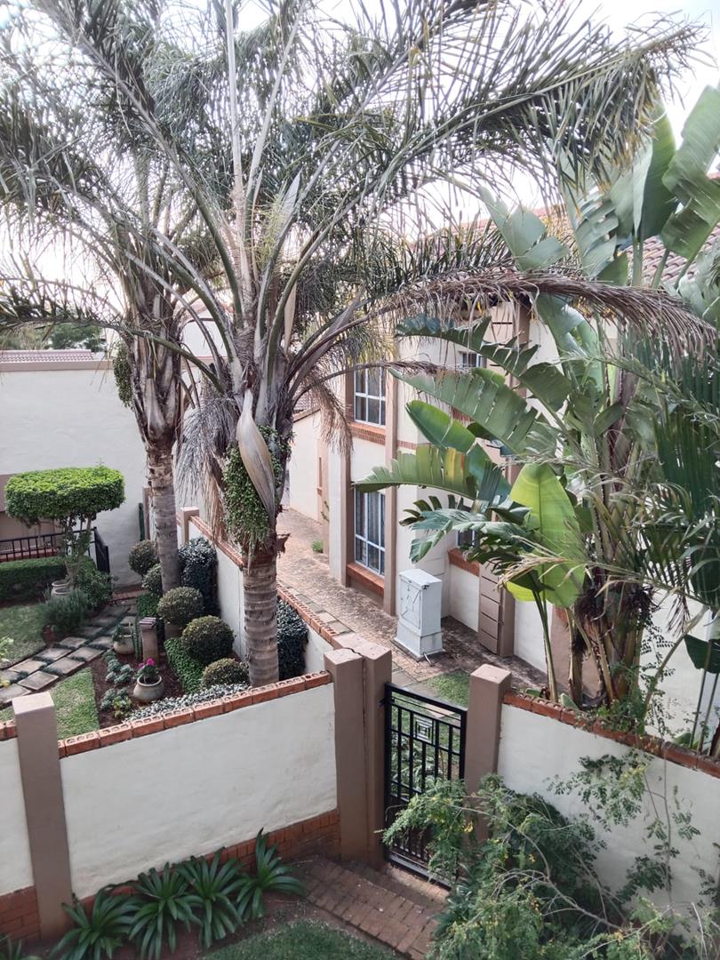 To Let 2 Bedroom Property for Rent in Faerie Glen Gauteng
