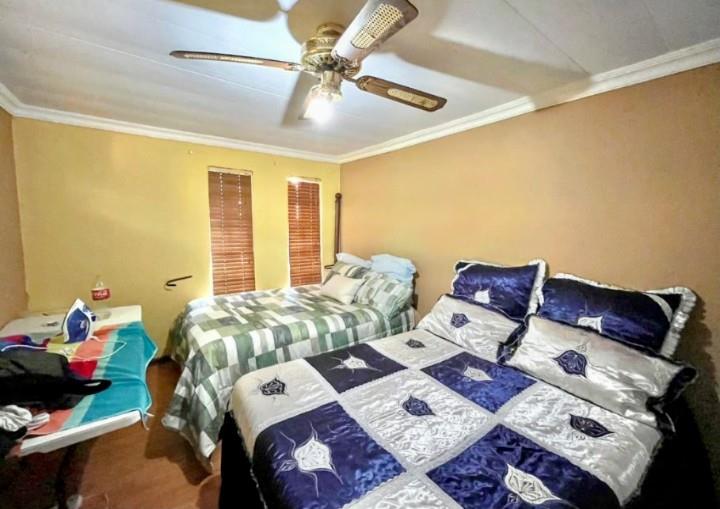 5 Bedroom Property for Sale in Oakdene Gauteng