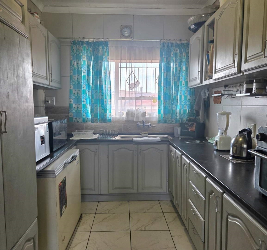 2 Bedroom Property for Sale in Albemarle Gauteng