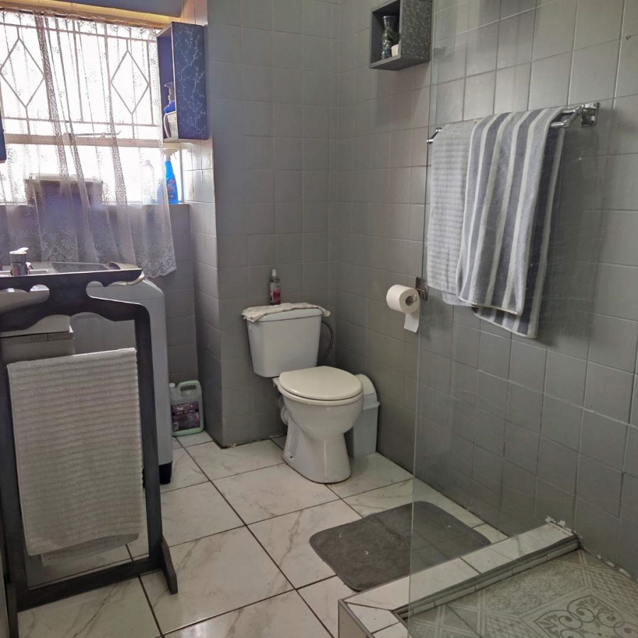 2 Bedroom Property for Sale in Albemarle Gauteng