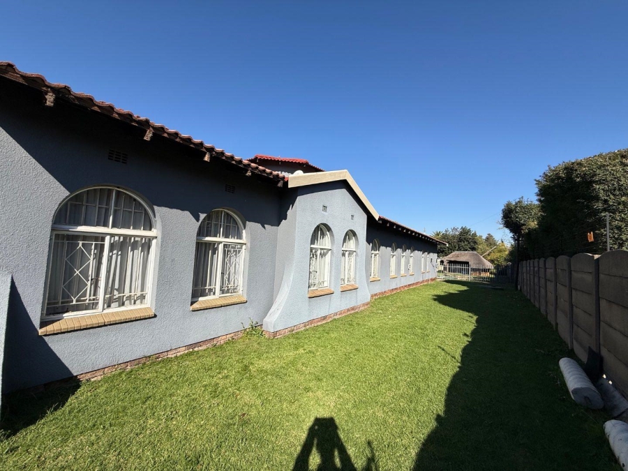 5 Bedroom Property for Sale in Brackenhurst Gauteng