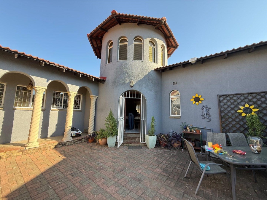 5 Bedroom Property for Sale in Brackenhurst Gauteng