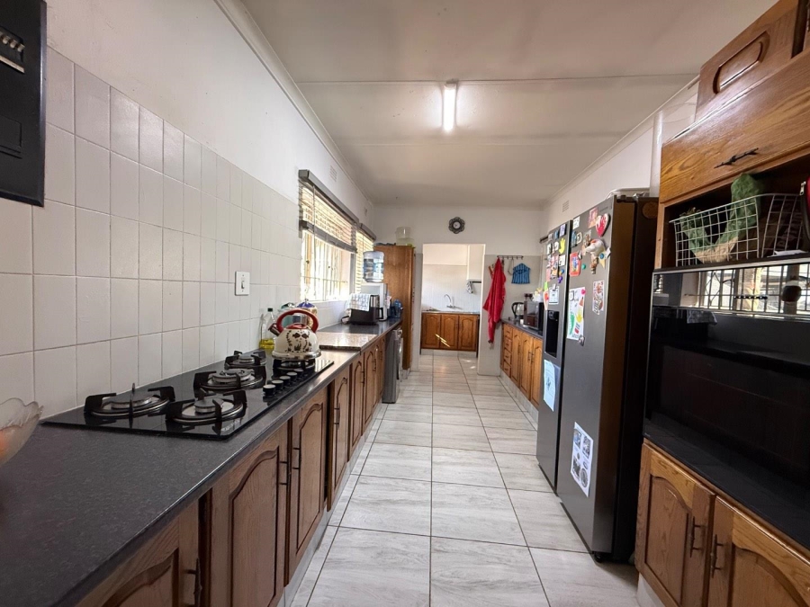 5 Bedroom Property for Sale in Brackenhurst Gauteng