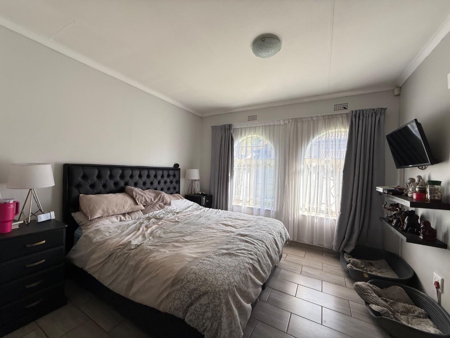 5 Bedroom Property for Sale in Brackenhurst Gauteng