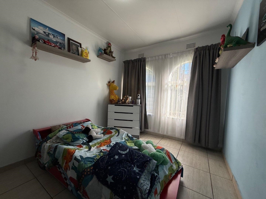 5 Bedroom Property for Sale in Brackenhurst Gauteng