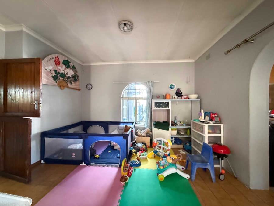 5 Bedroom Property for Sale in Brackenhurst Gauteng