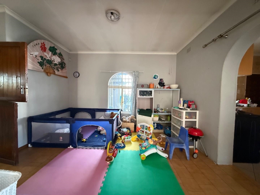 5 Bedroom Property for Sale in Brackenhurst Gauteng