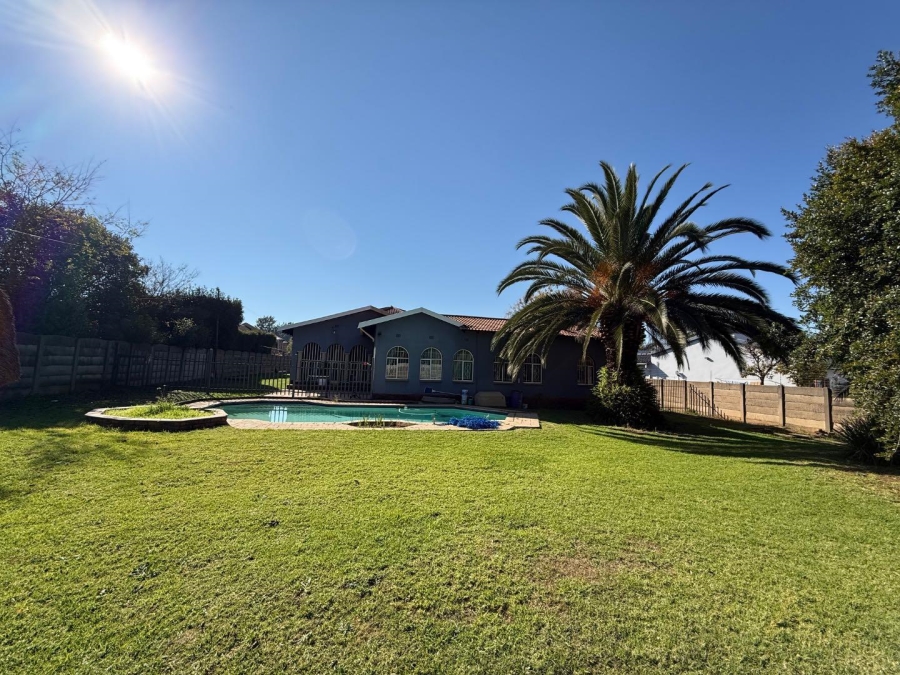 5 Bedroom Property for Sale in Brackenhurst Gauteng