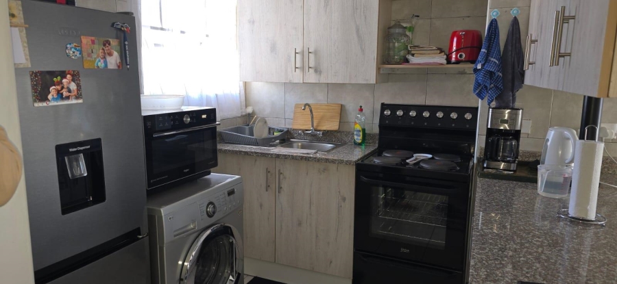 2 Bedroom Property for Sale in Verwoerdpark Gauteng