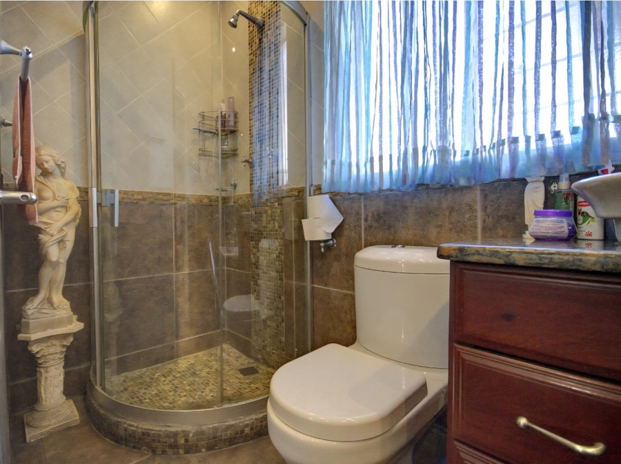 4 Bedroom Property for Sale in Brackenhurst Gauteng