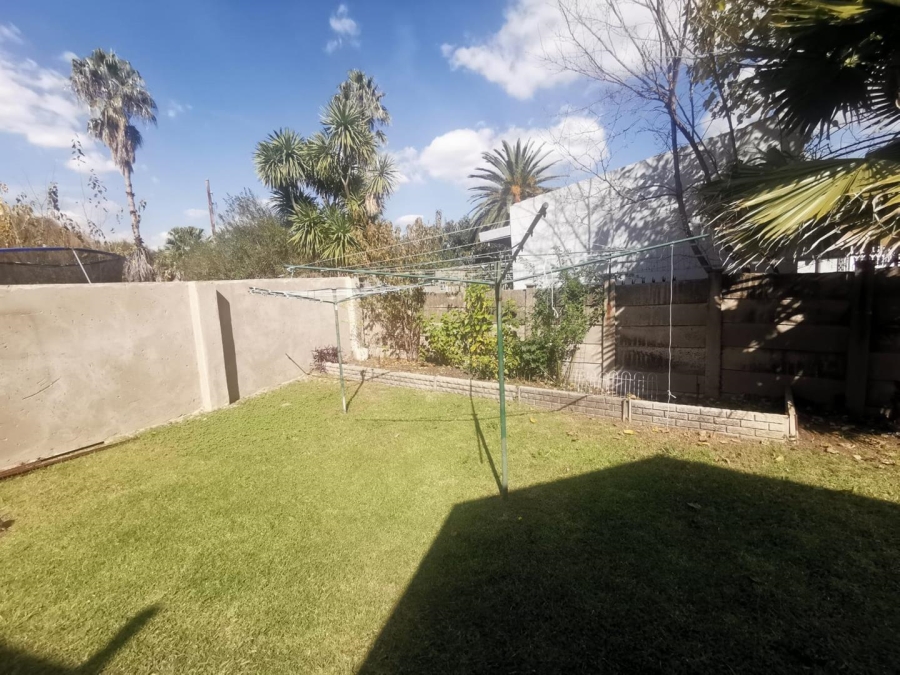 To Let 3 Bedroom Property for Rent in Brackendowns Gauteng