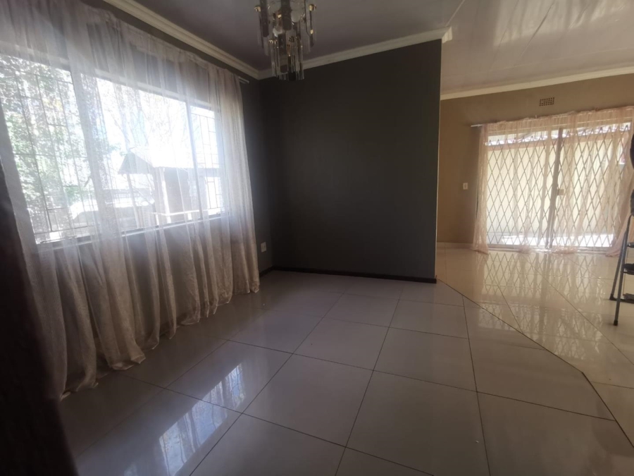 To Let 3 Bedroom Property for Rent in Brackendowns Gauteng