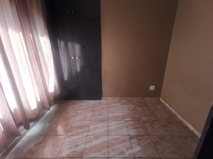 To Let 3 Bedroom Property for Rent in Brackendowns Gauteng