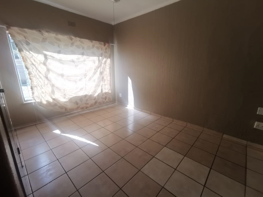 To Let 3 Bedroom Property for Rent in Brackendowns Gauteng
