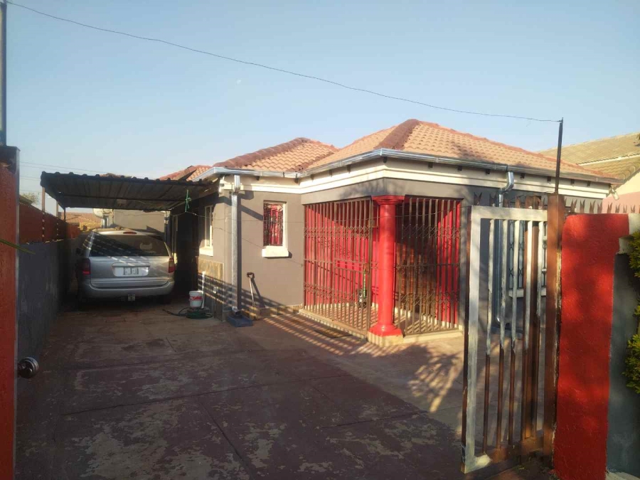 4 Bedroom Property for Sale in Soshanguve VV Gauteng