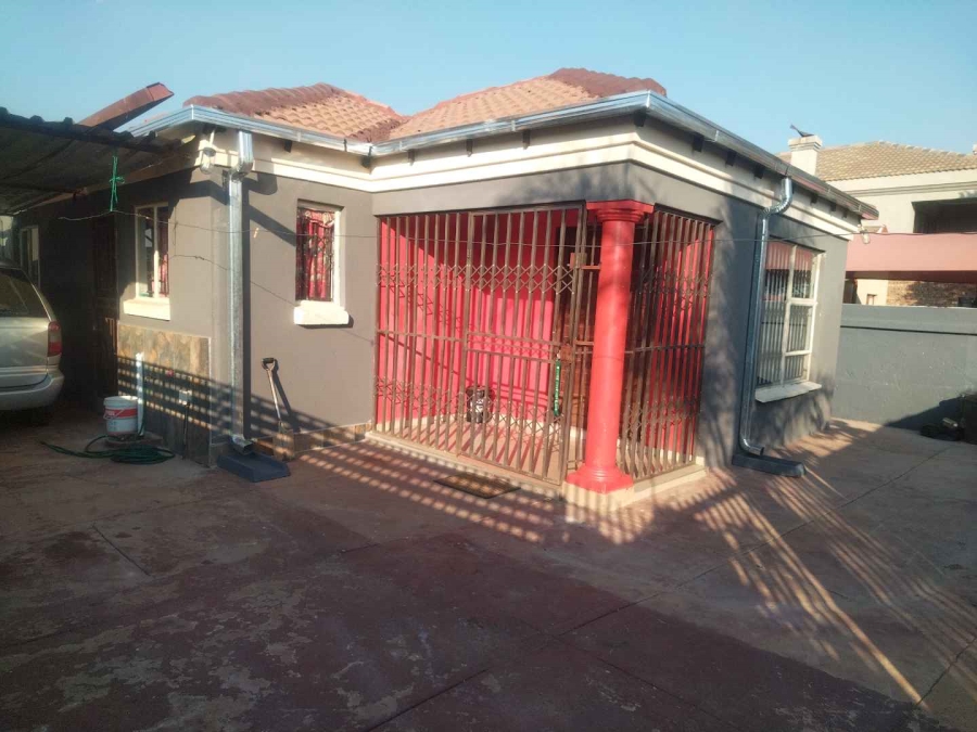 4 Bedroom Property for Sale in Soshanguve VV Gauteng