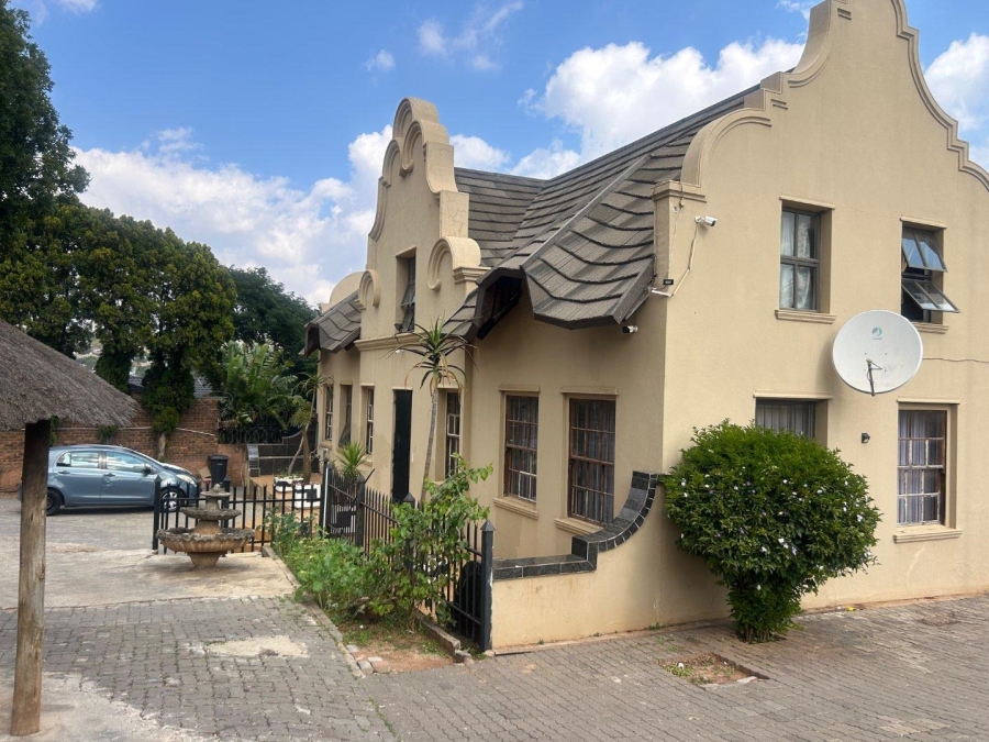 14 Bedroom Property for Sale in Laudium Ext 3 Gauteng
