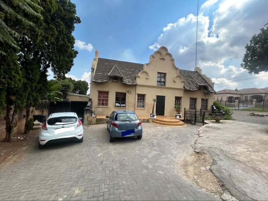 14 Bedroom Property for Sale in Laudium Ext 3 Gauteng