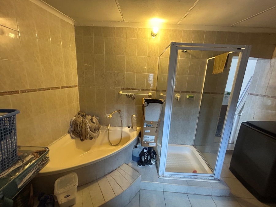14 Bedroom Property for Sale in Laudium Ext 3 Gauteng