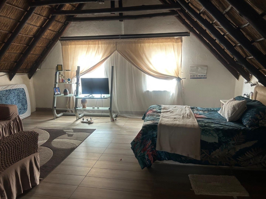 14 Bedroom Property for Sale in Laudium Ext 3 Gauteng
