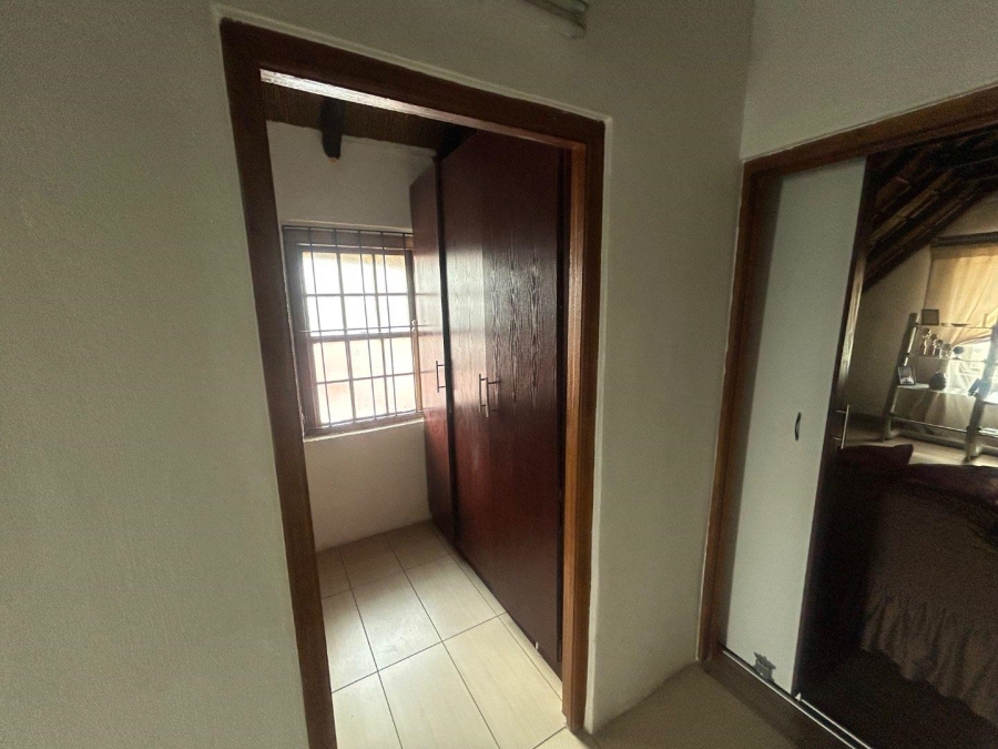 14 Bedroom Property for Sale in Laudium Ext 3 Gauteng