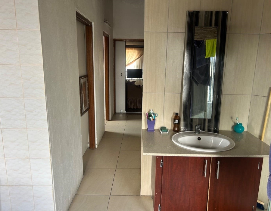 14 Bedroom Property for Sale in Laudium Ext 3 Gauteng