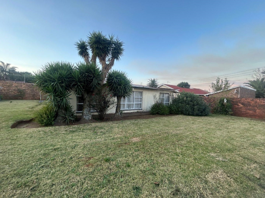 3 Bedroom Property for Sale in Laudium Ext 3 Gauteng