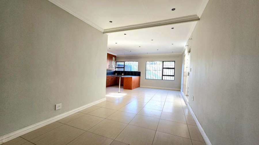 4 Bedroom Property for Sale in Garsfontein Gauteng