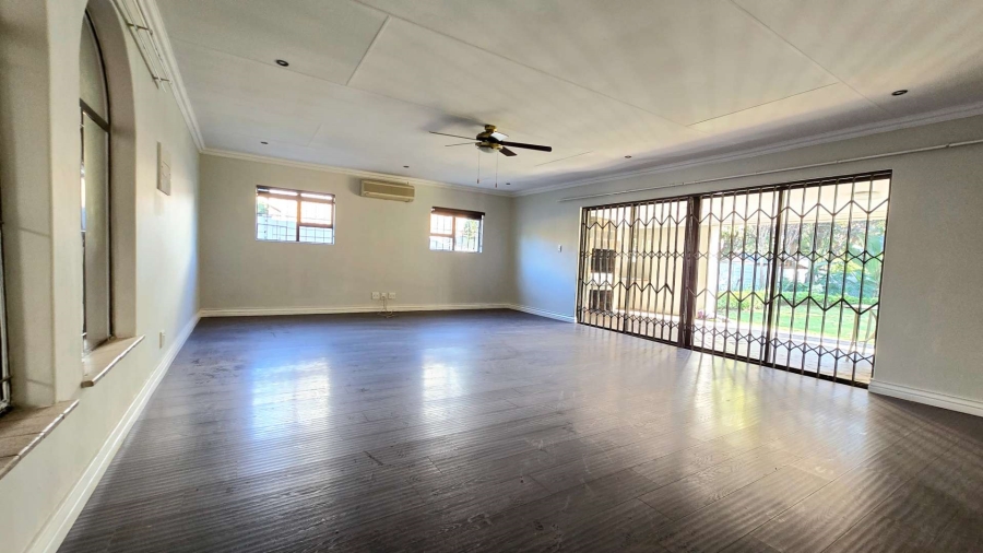4 Bedroom Property for Sale in Garsfontein Gauteng